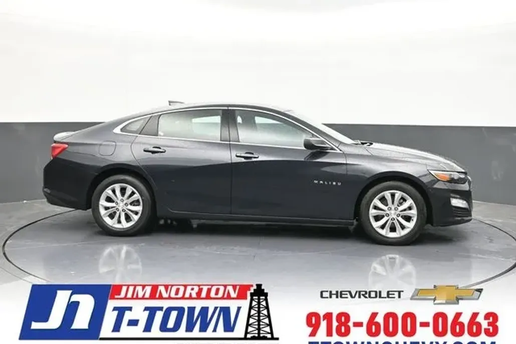 2023 Chevrolet Malibu 1LT photo 1