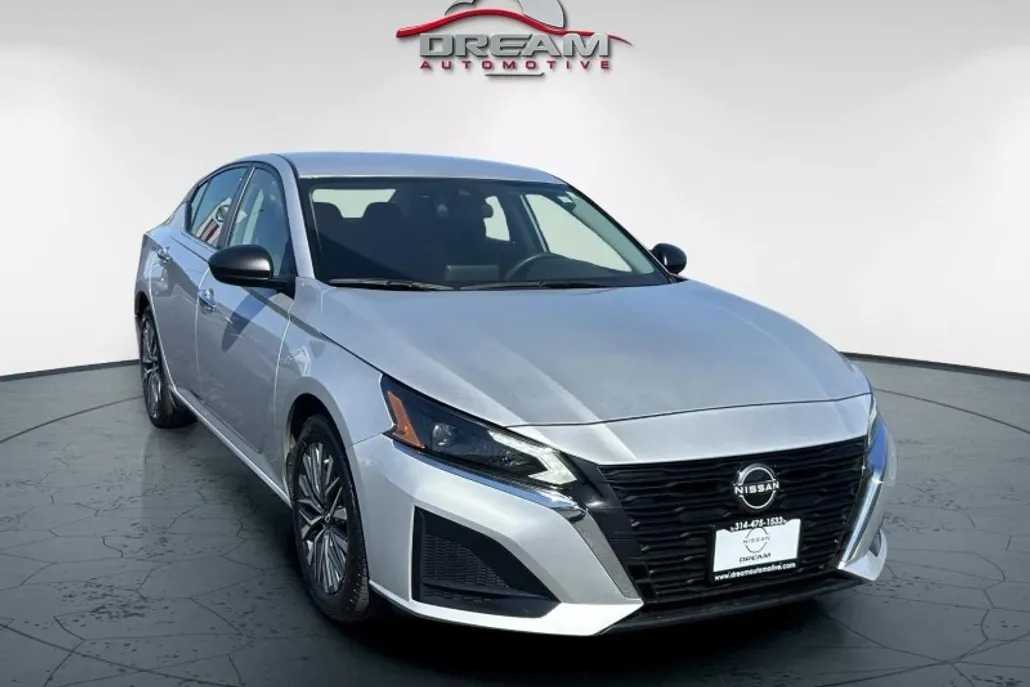 2024 Nissan Altima 2.5 SV photo 1