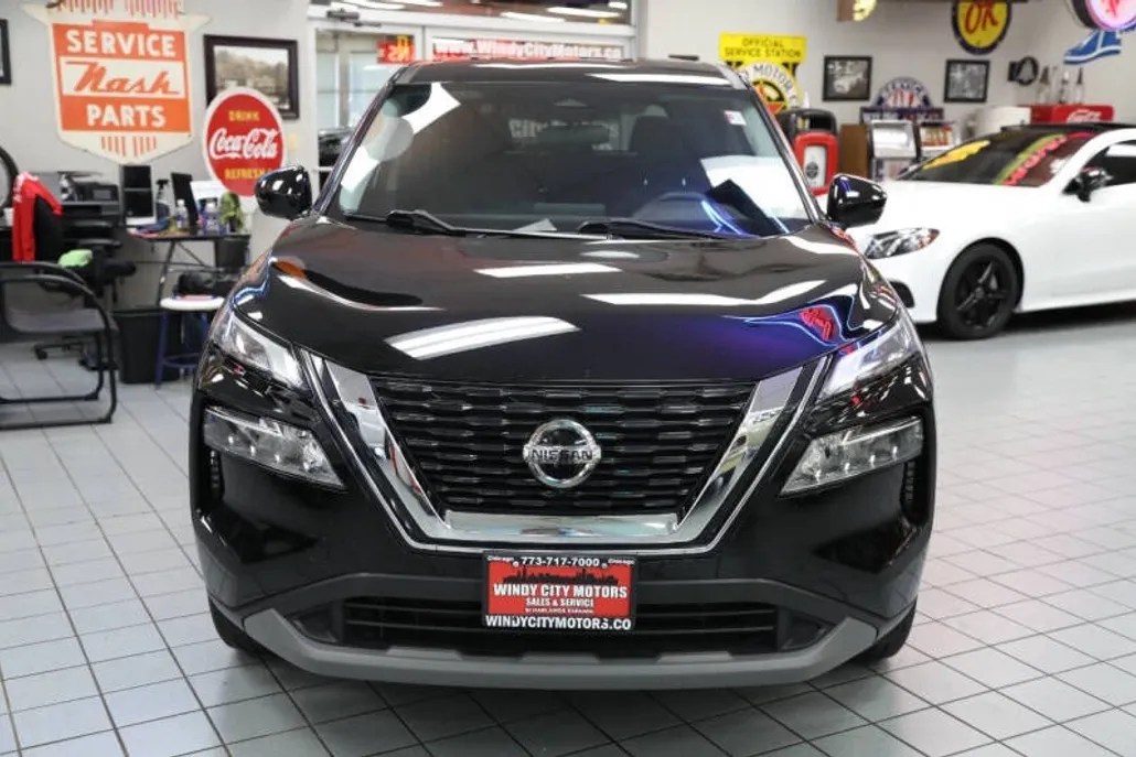 2021 Nissan Rogue SV photo 1