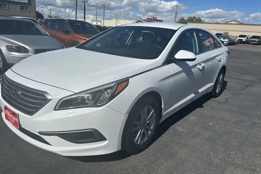 2016 Hyundai Sonata SE photo 1