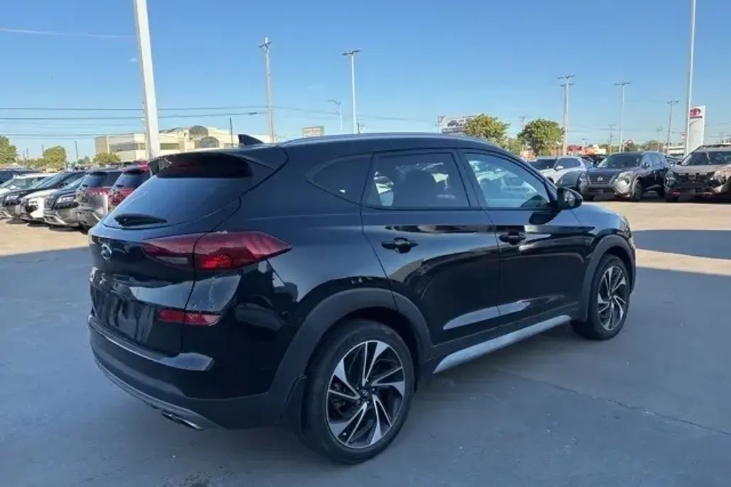 2021 Hyundai Tucson Sport photo 1