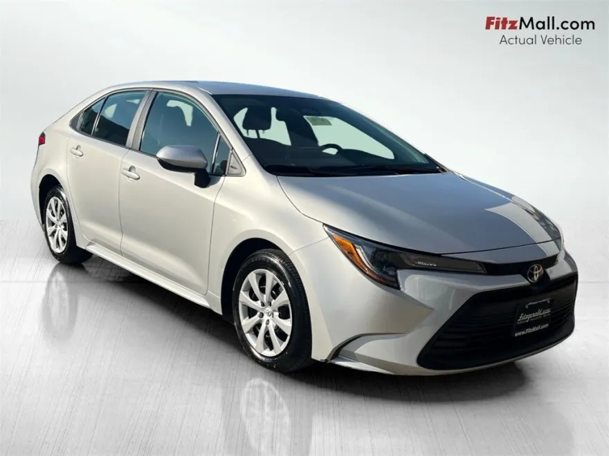 2024 Toyota Corolla LE photo 1