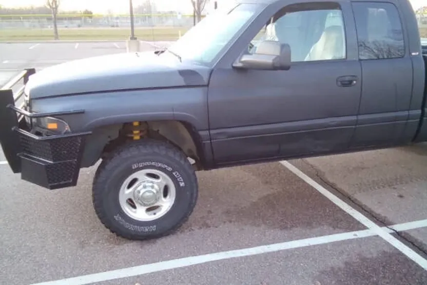 2001 Dodge Ram SLT photo 1
