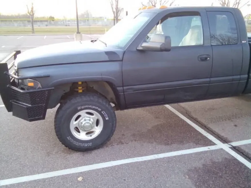 2001 Dodge Ram SLT photo 1
