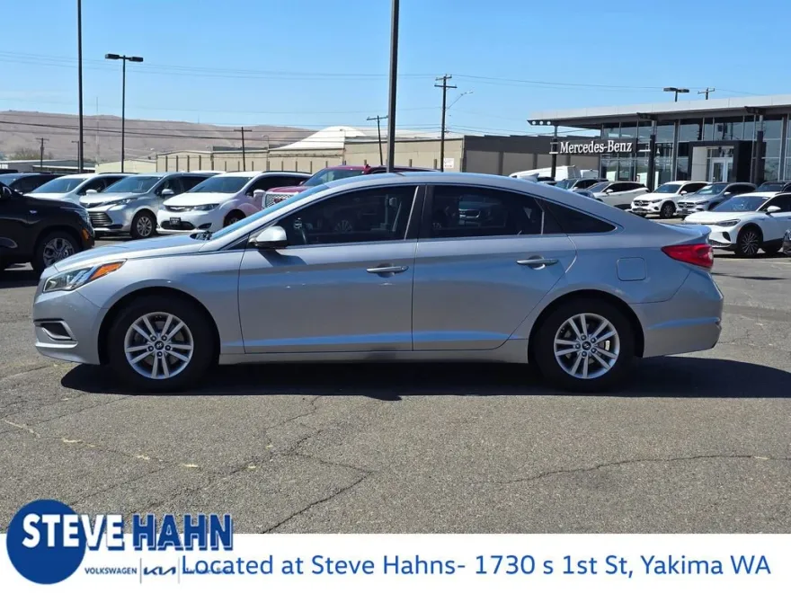 2017 Hyundai Sonata Base photo 1
