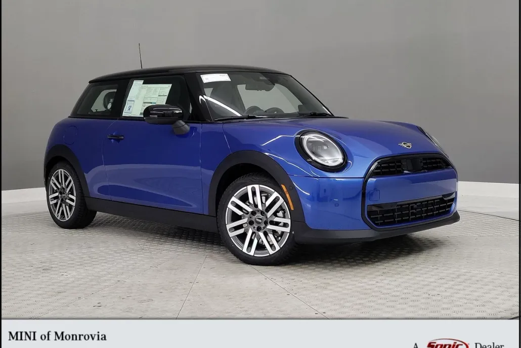 2026 Mini Cooper Signature photo 1