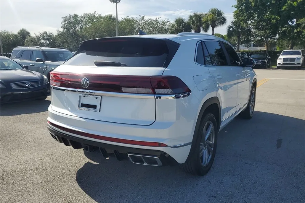 2024 Volkswagen Atlas Cross Sport SEL R-Line photo 1