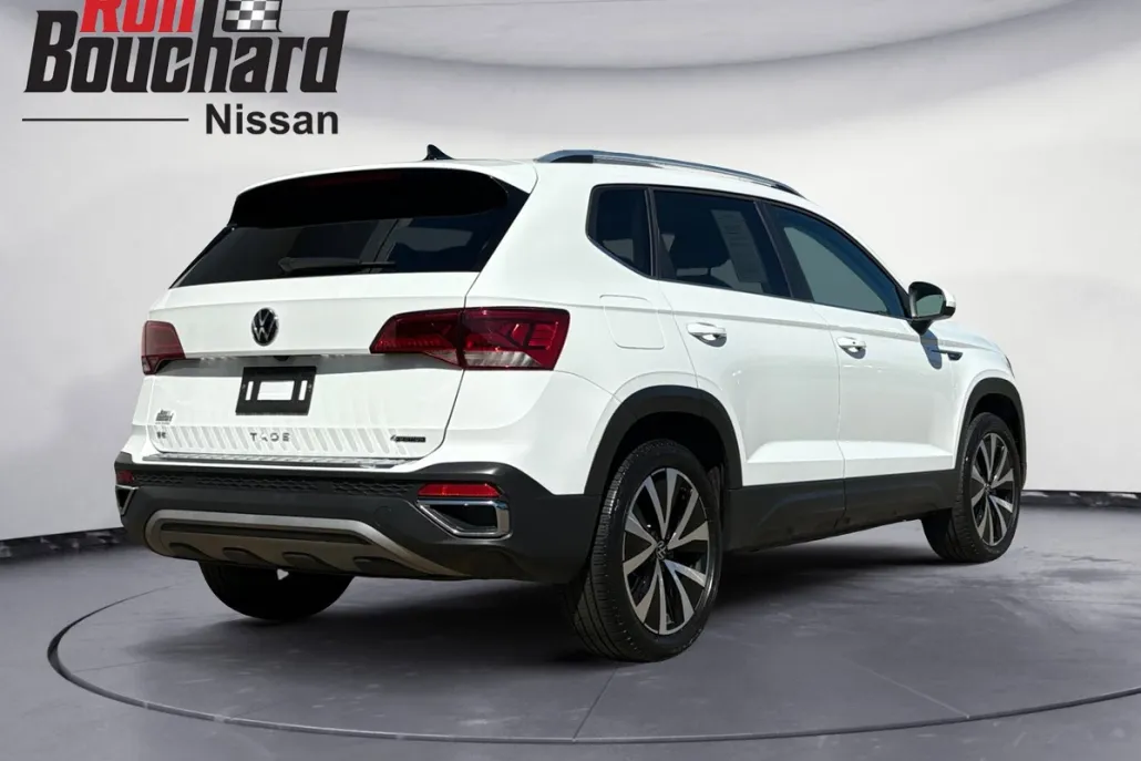 2022 Volkswagen Taos SE photo 1