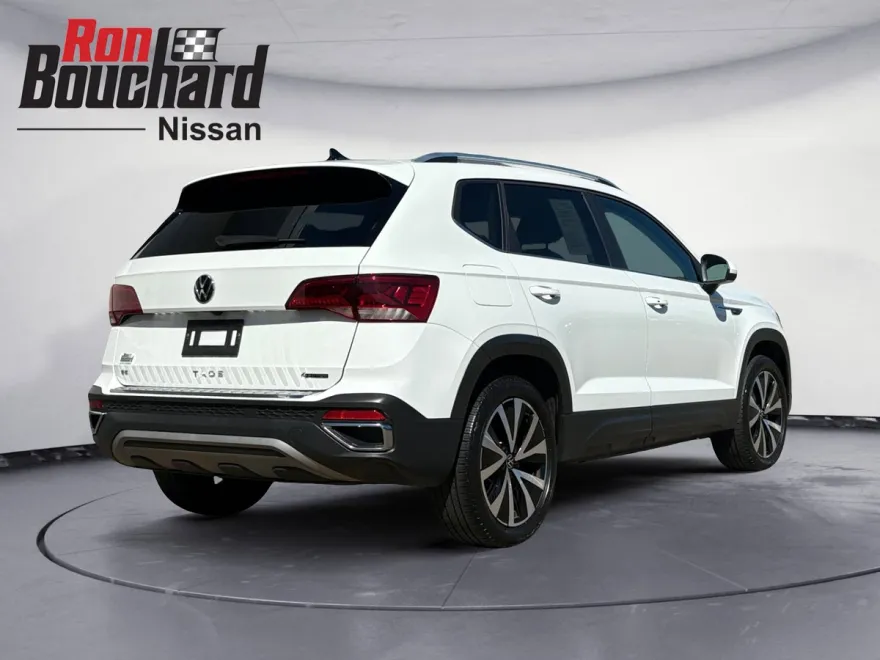 2022 Volkswagen Taos SE photo 1
