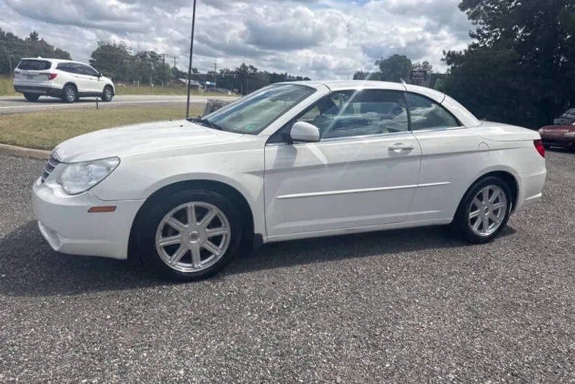 2008 Chrysler Sebring Touring photo 1