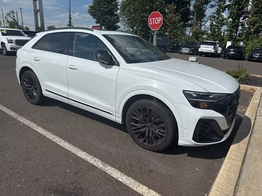 2024 Audi SQ8 Premium Plus photo 1