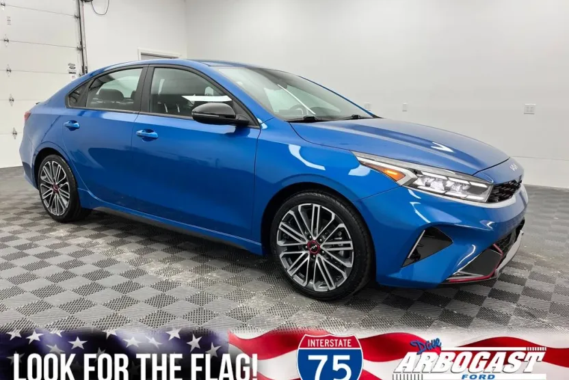 2023 Kia Forte GT photo 1
