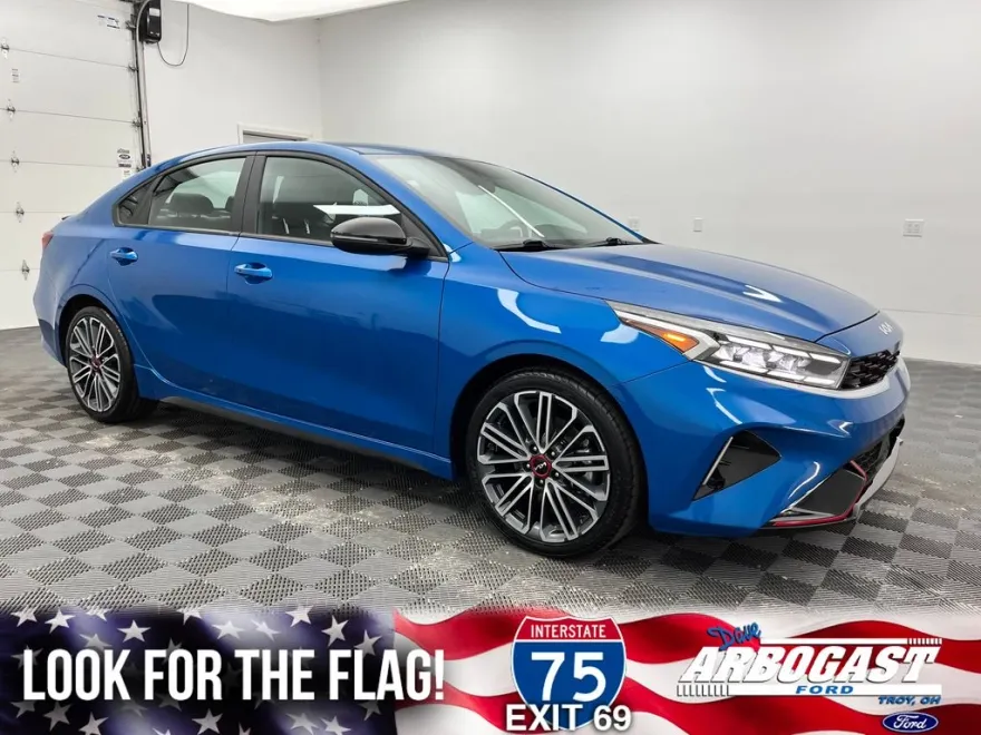 2023 Kia Forte GT photo 1