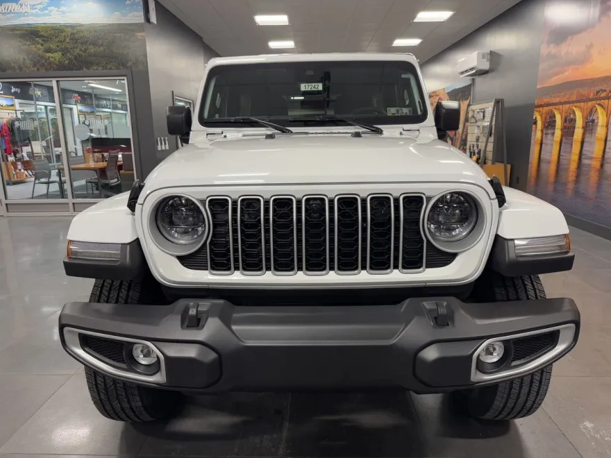 2025 Jeep Wrangler Sahara photo 1