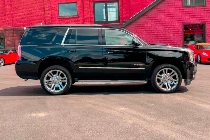 2019 Gmc Yukon SLT photo 1