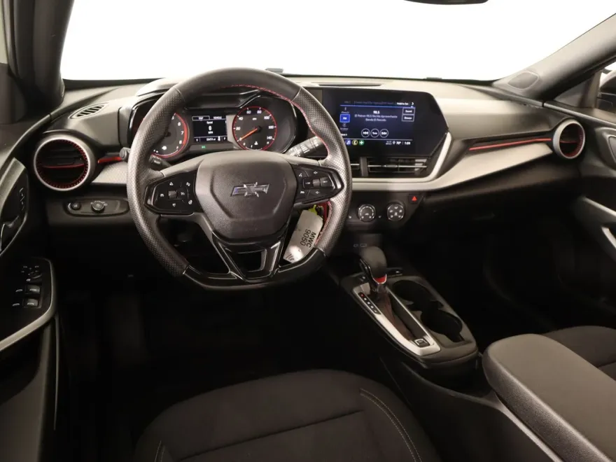 2024 Chevrolet Trax photo 1