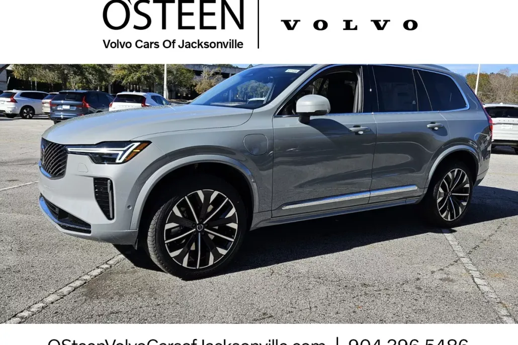 2025 Volvo XC90 T8 photo 1