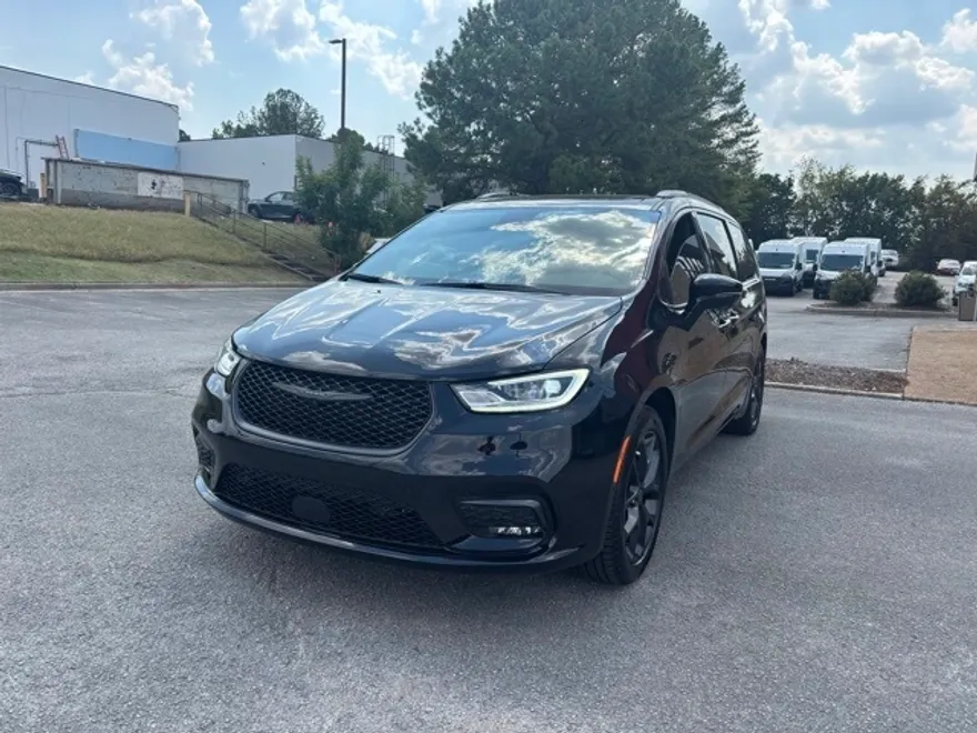 2026 Chrysler Pacifica Limited photo 1