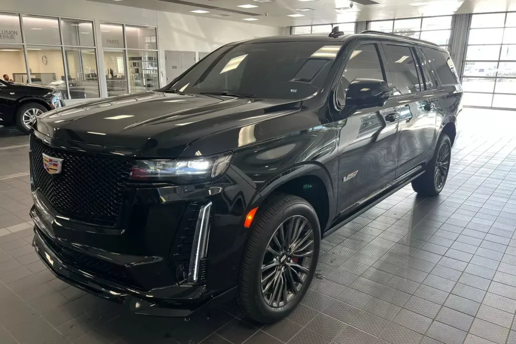 2024 Cadillac Escalade ESV V-Series photo 1