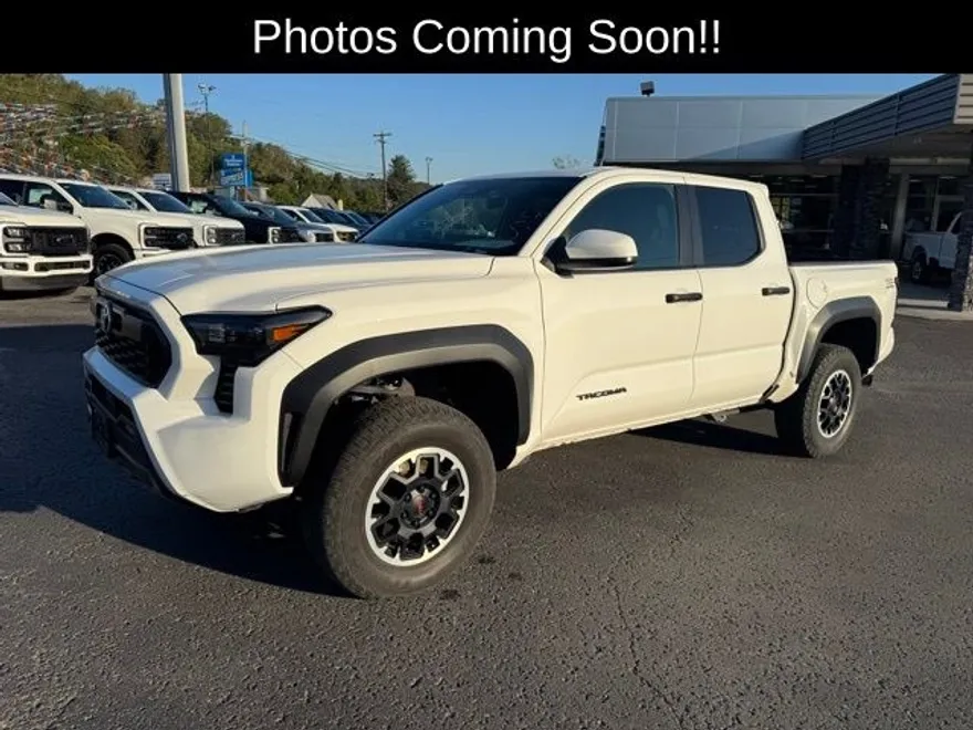 2024 Toyota Tacoma TRD Off-Road photo 1