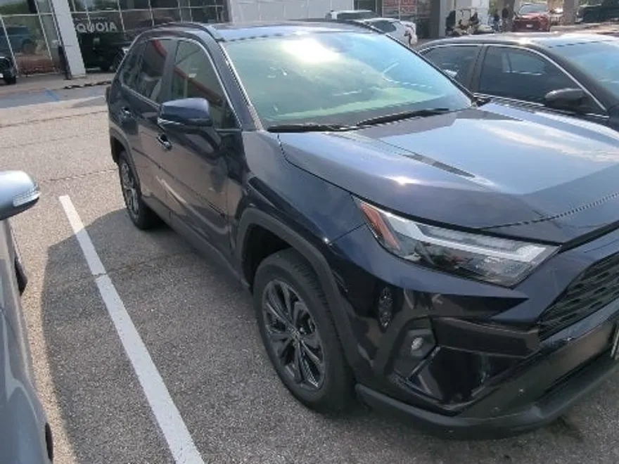 2023 Toyota RAV4 Hybrid XLE Premium photo 1