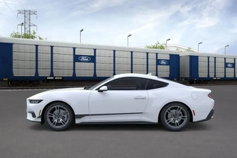2025 Ford Mustang photo 1