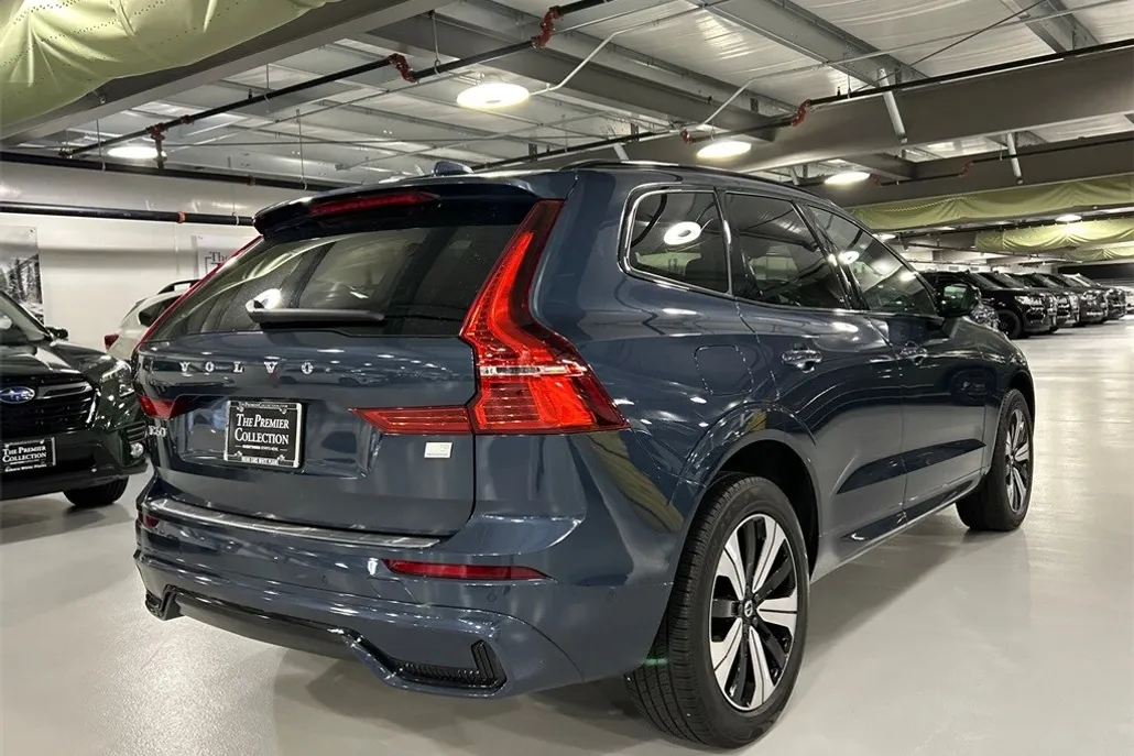 2024 Volvo XC60 Recharge Hybrid T8 Plus photo 1