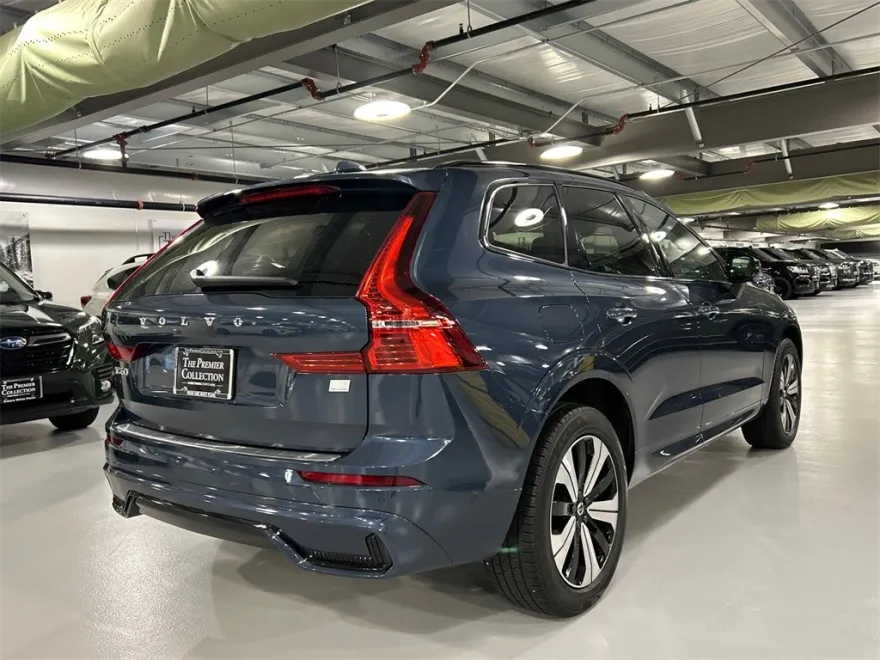 2024 Volvo XC60 Recharge Hybrid T8 Plus photo 1