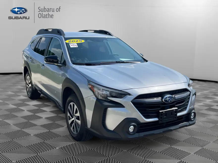 2025 Subaru Outback Premium photo 1