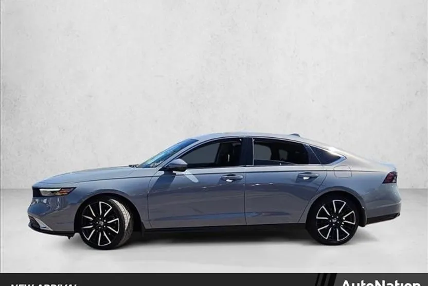 2024 Honda Accord Hybrid Touring photo 1