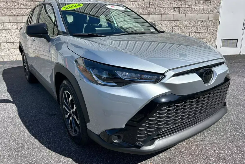2024 Toyota Corolla Cross Hybrid S photo 1