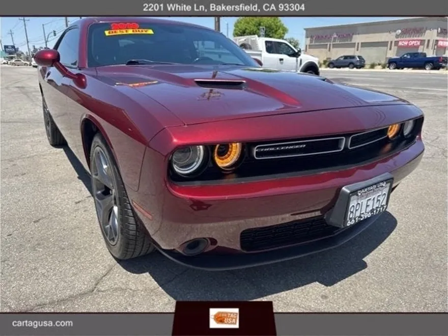 2019 Dodge Challenger SXT photo 1