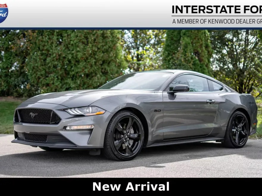 2022 Ford Mustang GT photo 1