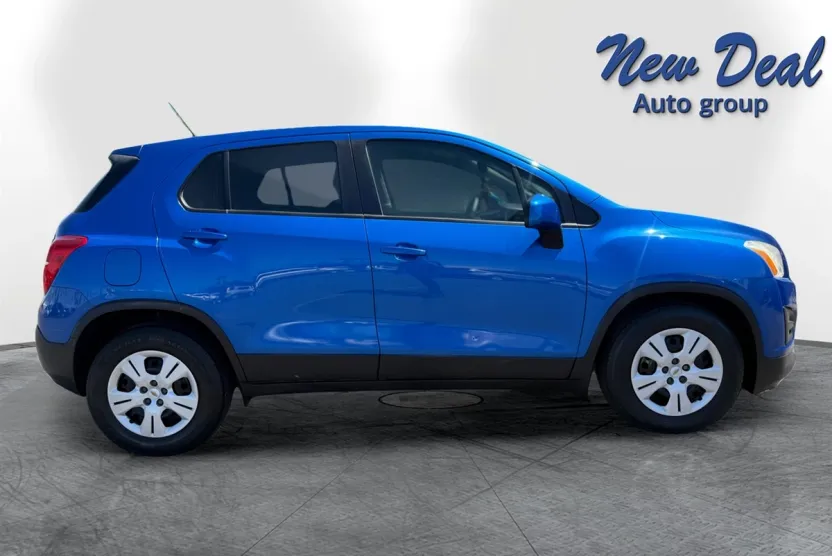 2015 Chevrolet Trax LS photo 1