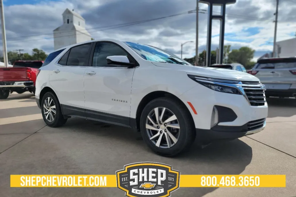 2023 Chevrolet Equinox LT photo 1