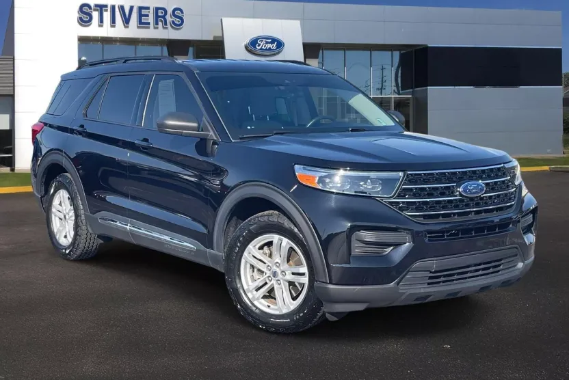 2021 Ford Explorer XLT photo 1