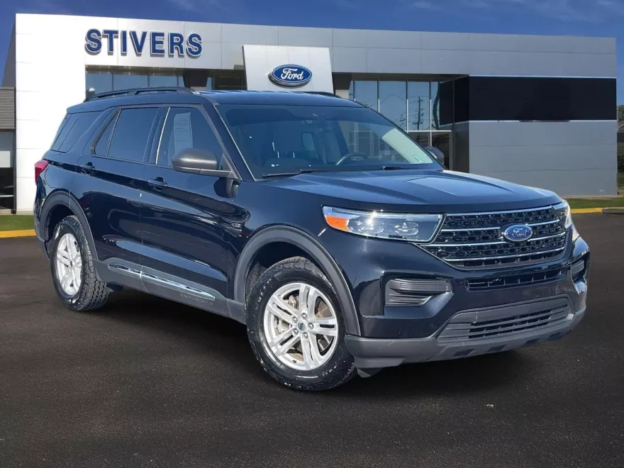 2021 Ford Explorer XLT photo 1