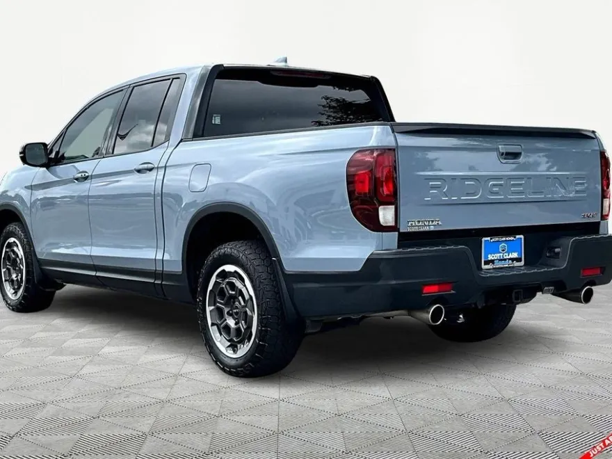2024 Honda Ridgeline Sport photo 1