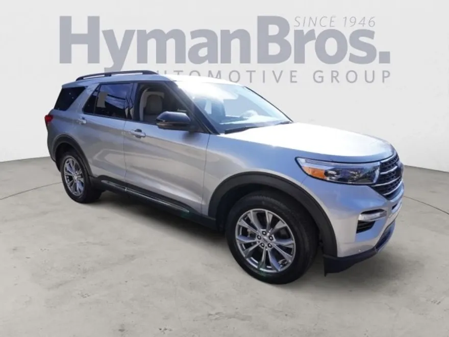 2022 Ford Explorer XLT photo 1