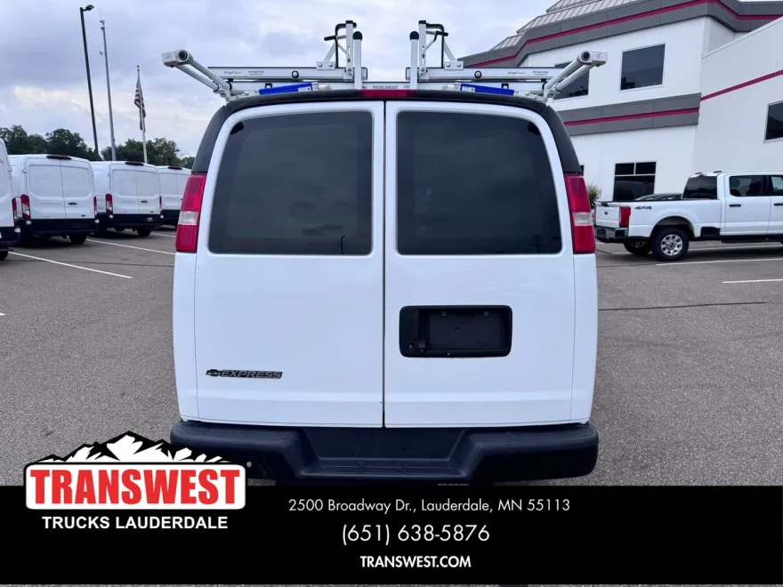 2018 Chevrolet Express 2500 Work Van photo 1