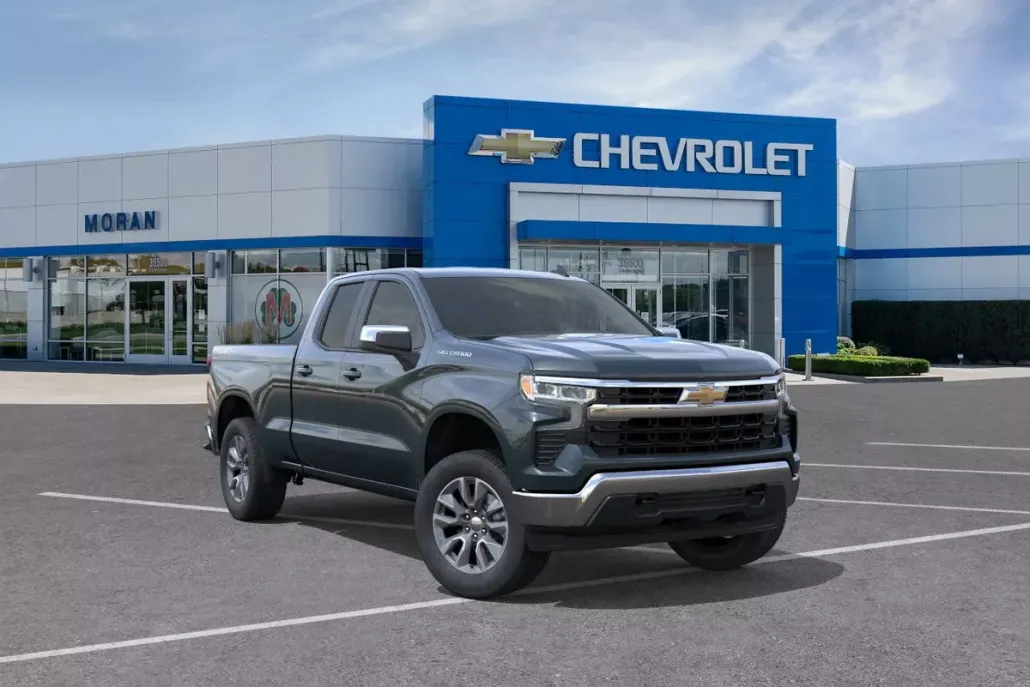 2026 Chevrolet Silverado 1500 LT photo 1