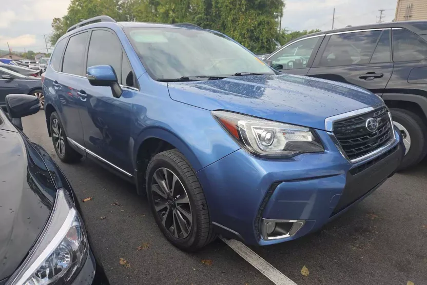 2017 Subaru Forester Touring photo 1