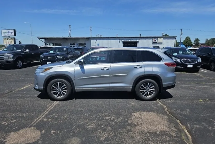 2018 Toyota Highlander XLE photo 1