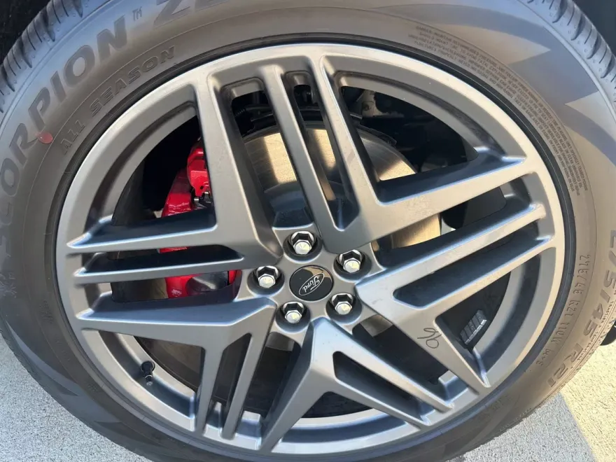 2025 Ford Explorer ST photo 1