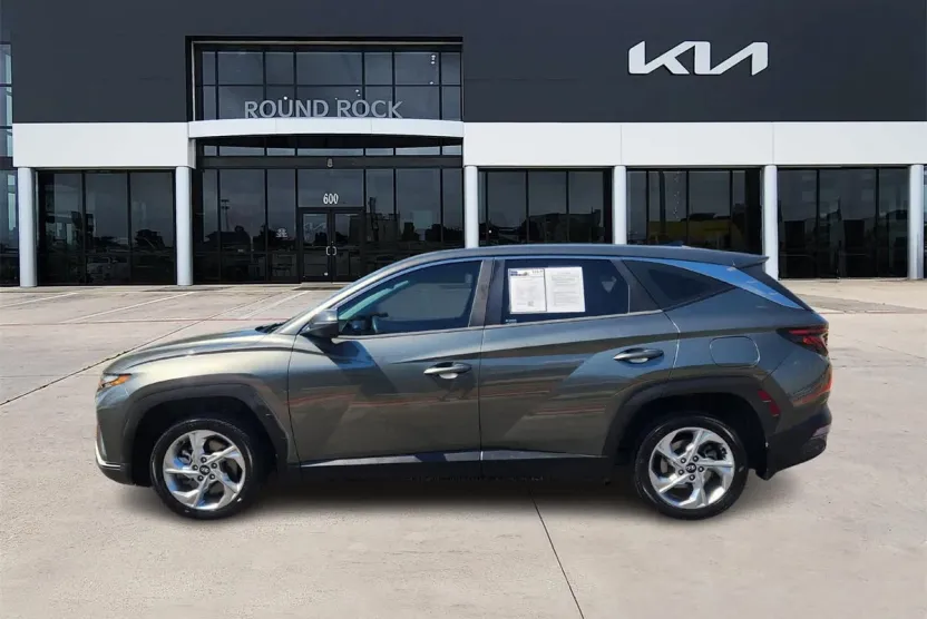 2022 Hyundai Tucson SE photo 1