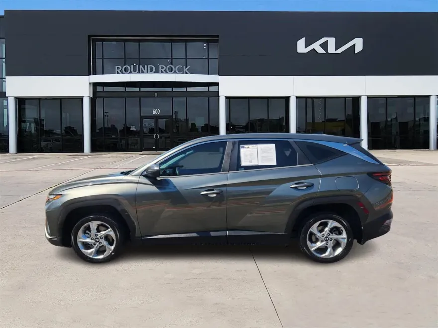 2022 Hyundai Tucson SE photo 1