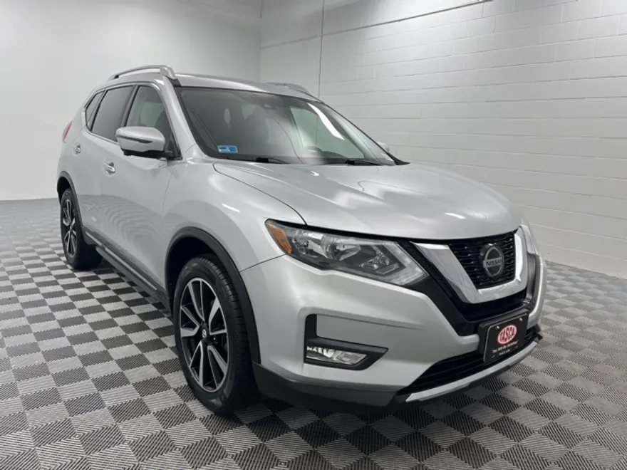 2019 Nissan Rogue SL photo 1