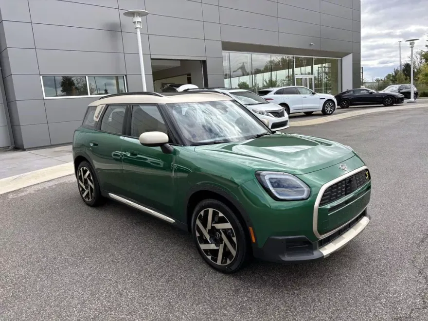 2025 Mini Countryman Signature photo 1