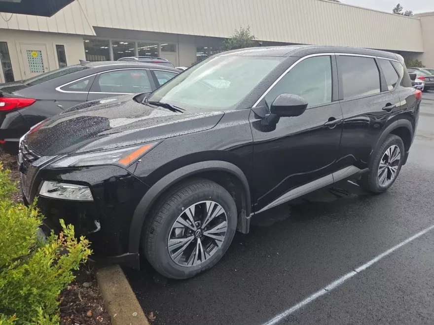 2023 Nissan Rogue SV photo 1