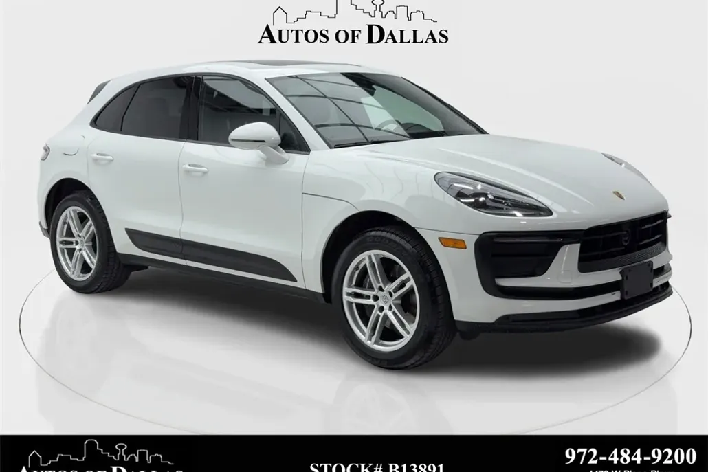 2024 Porsche Macan T photo 1